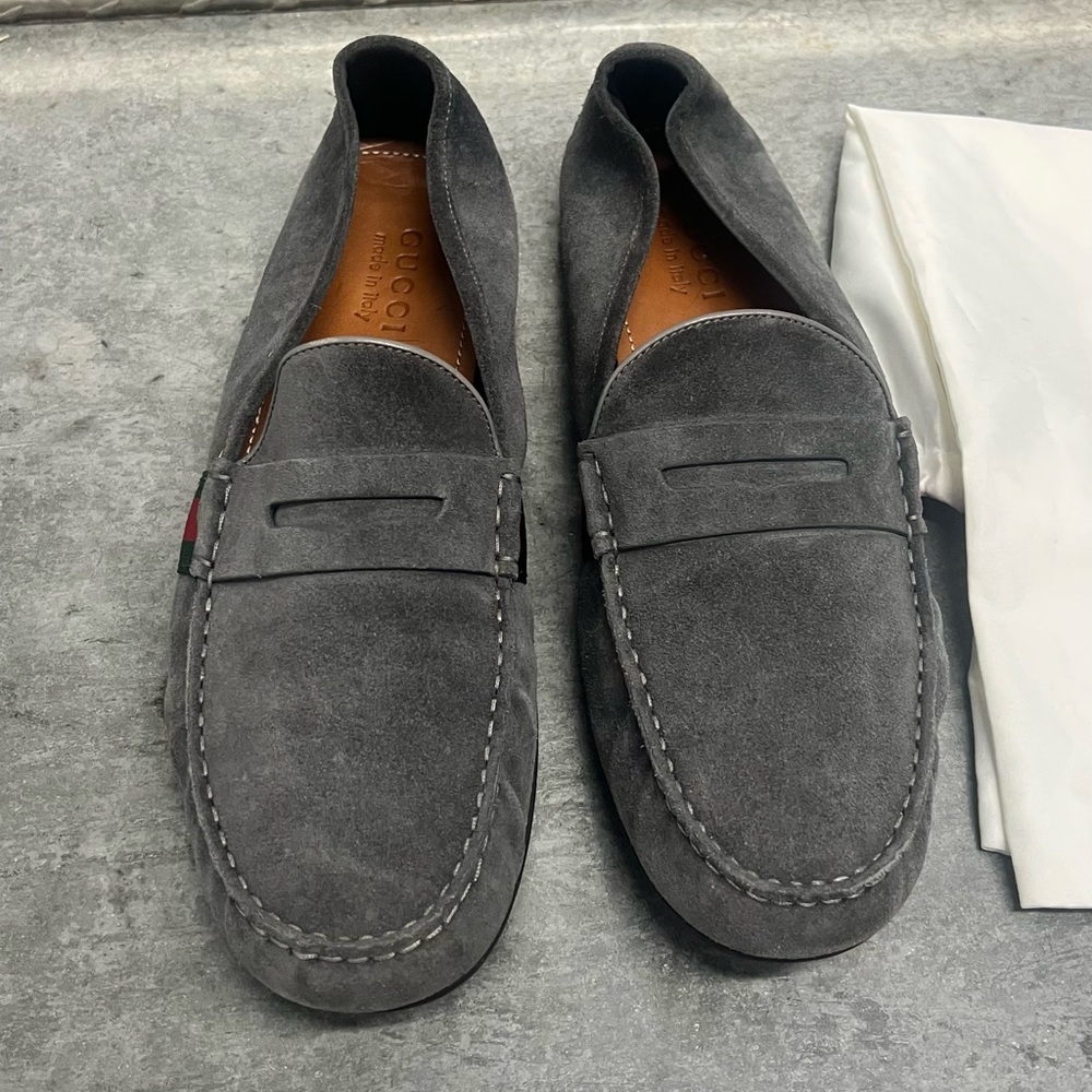 Gucci Men's Gray Suede Driver Loafer